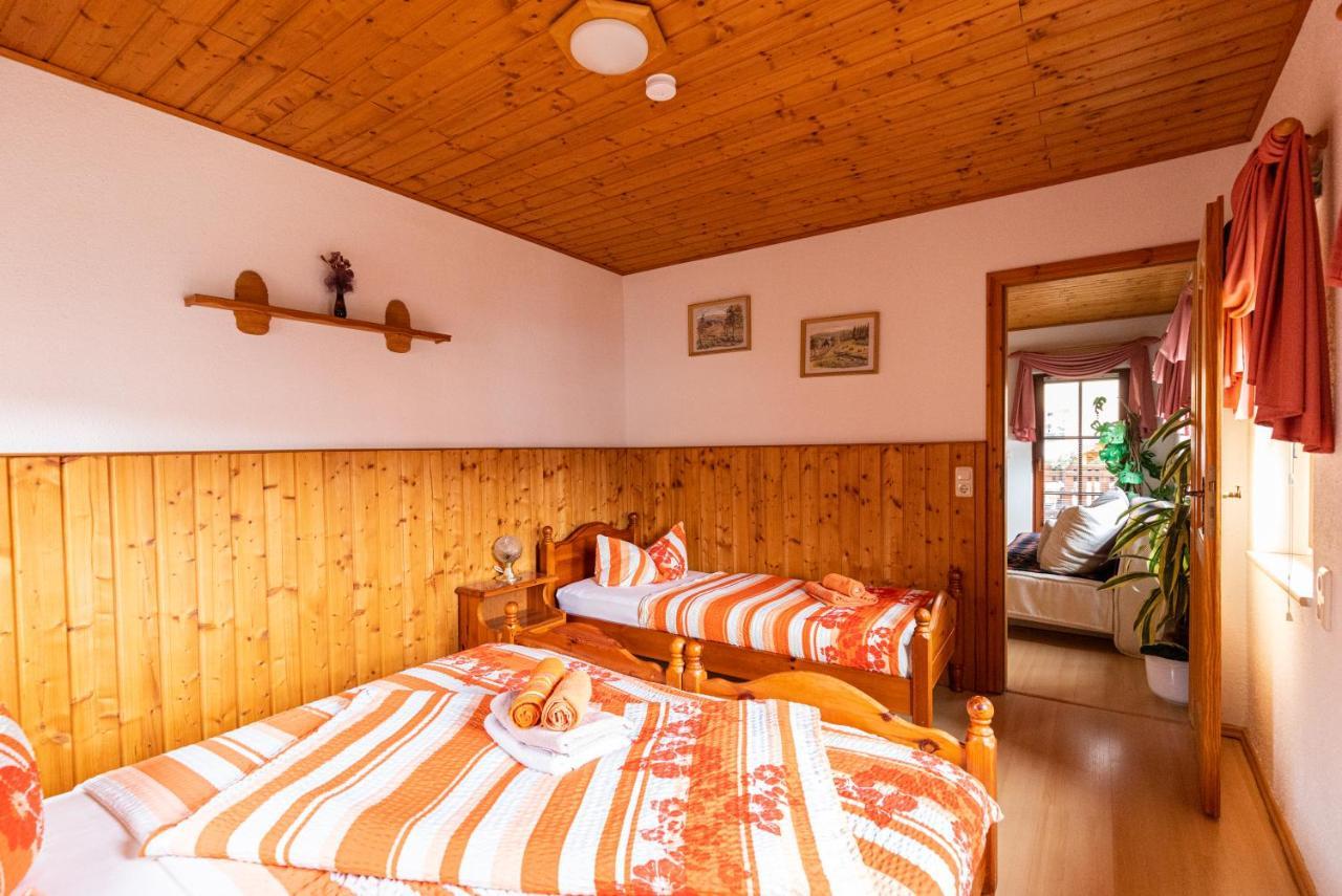 Thermalbad Wiesenbad Pension Und Gaststaette Zur Knappenschaenke מראה חיצוני תמונה