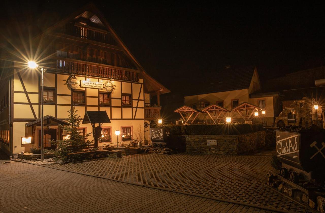 Thermalbad Wiesenbad Pension Und Gaststaette Zur Knappenschaenke מראה חיצוני תמונה