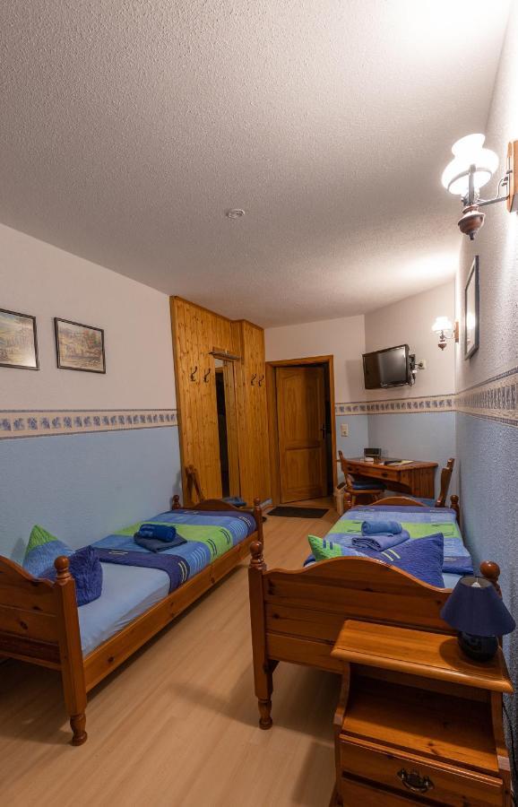 Thermalbad Wiesenbad Pension Und Gaststaette Zur Knappenschaenke מראה חיצוני תמונה